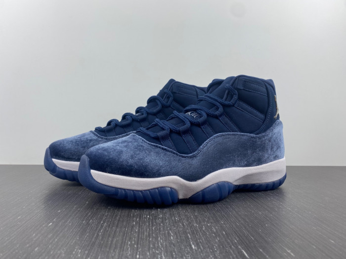 air jordan 11 velvet “midnight navy” ar0715-441
