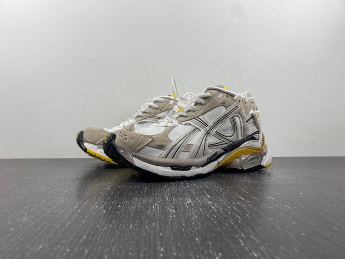 Ba*len*cia*ga runner sneaker