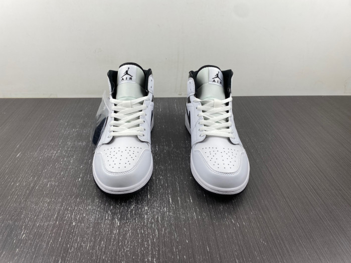 air jordan 1 mid “white/black” dq8426-132