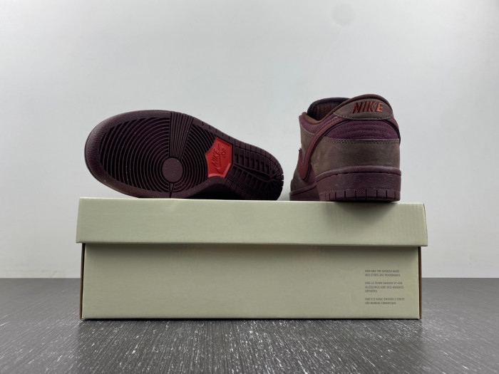 nike sb dunk low “valentine’s day” fn0619-600