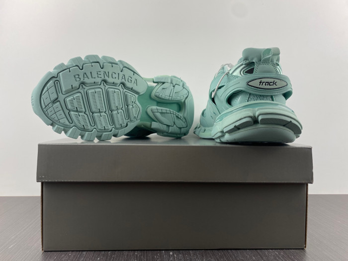 Ba*len*cia*ga track 8000046