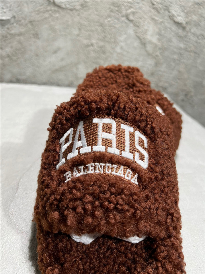 balenciag* sandal bs52