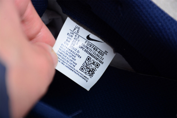 nike dunk low summit white midnight navy fd9749-400