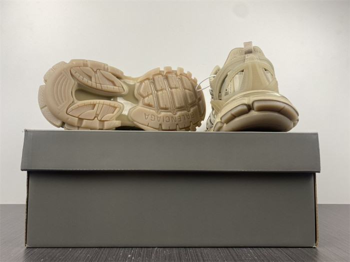 Ba*len*cia*ga track w3gn5 0102