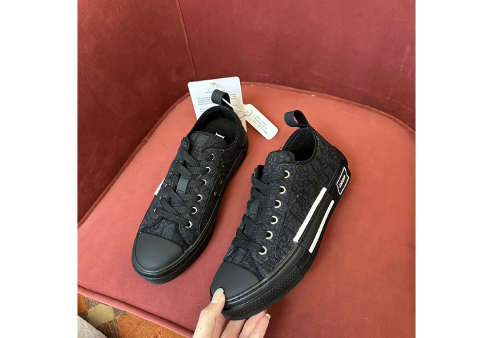 B23 OBLIQUE LOW Top SNEAKERS T00480H106