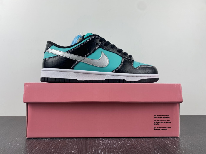 nike dunk sb low D1am0nd s*pply co. "t*f*ny" 304292-402