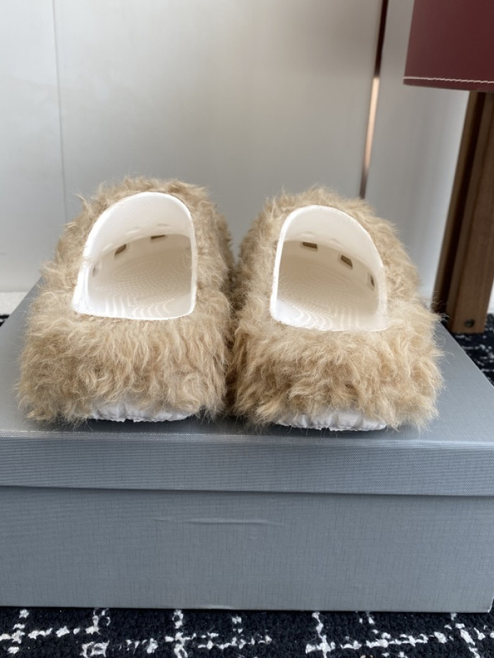 Balenciag* Sandal BS109