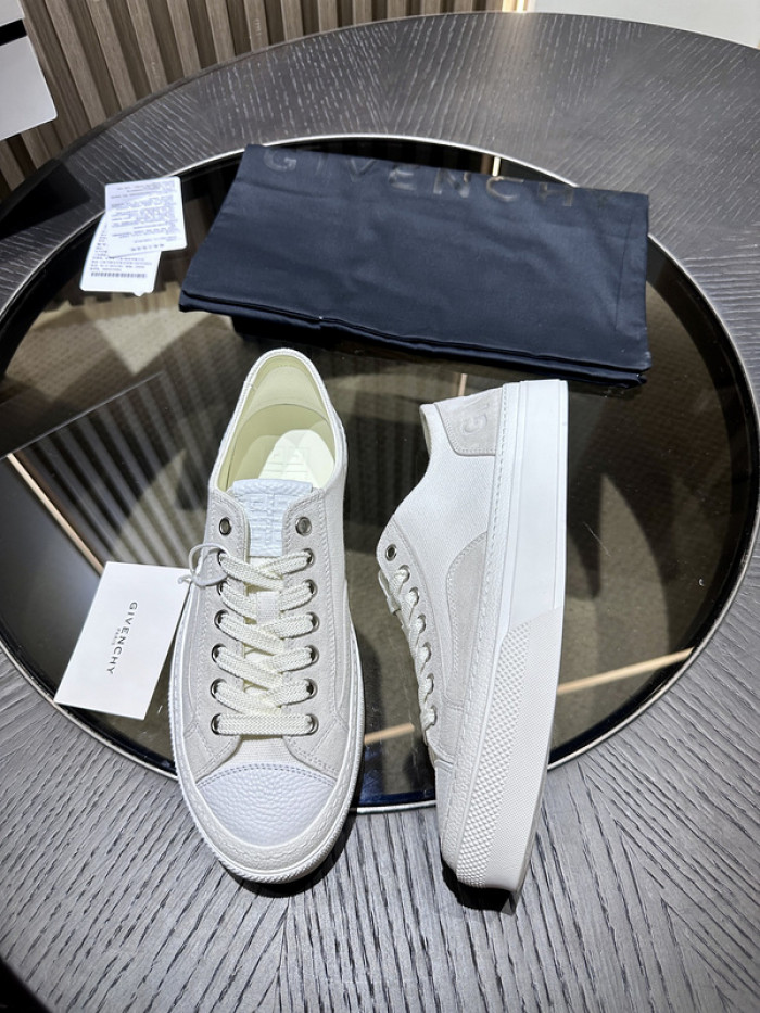 Givenchy Sneakers 660048