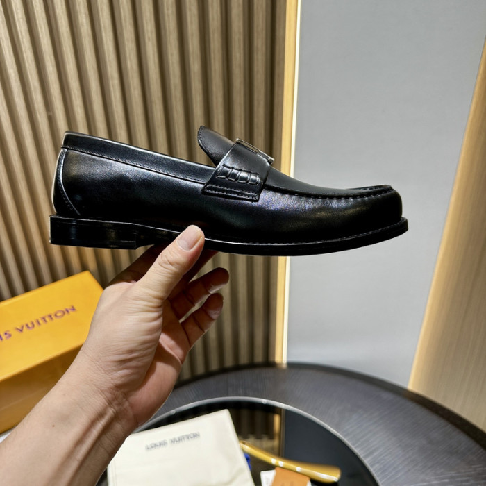 LV LOAFERS L0000610