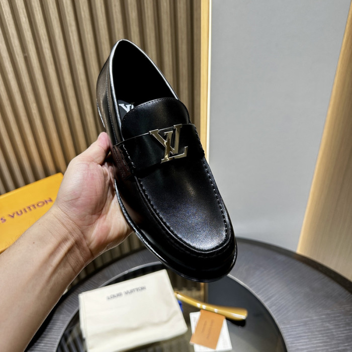 LV LOAFERS L0000610