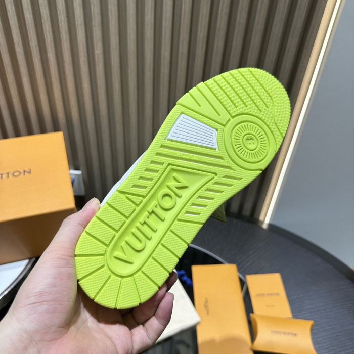 LV sneakers L0000861