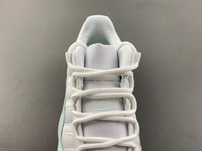 Air Jordan 11 Retro Low Igloo AH7860-103