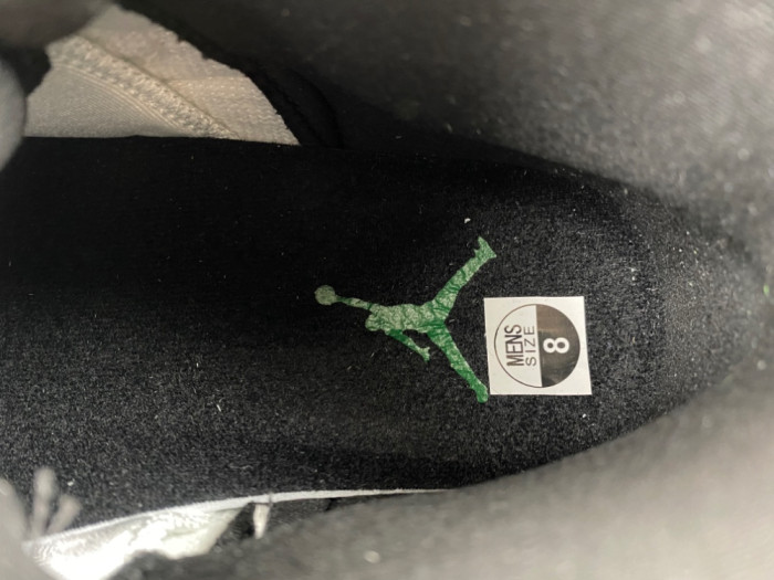 Air Jordan 12 “Bucks” CT8013-103