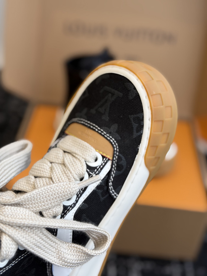 LV sneakers L0000857