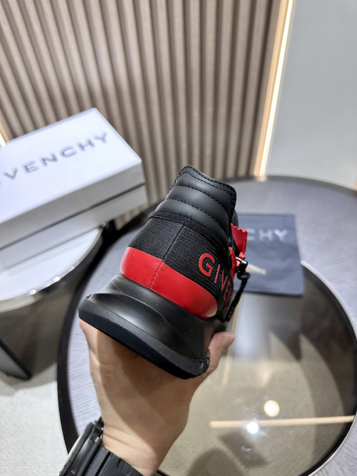 Givenchy Sneakers 660042