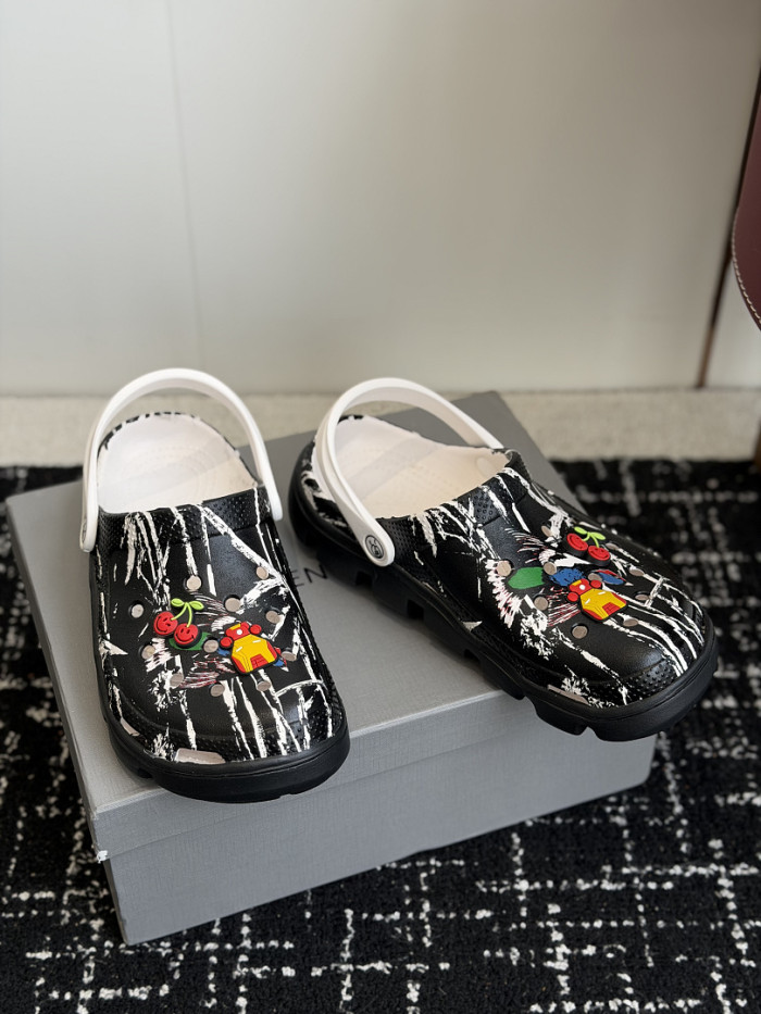 Balenciag* Sandal BS125