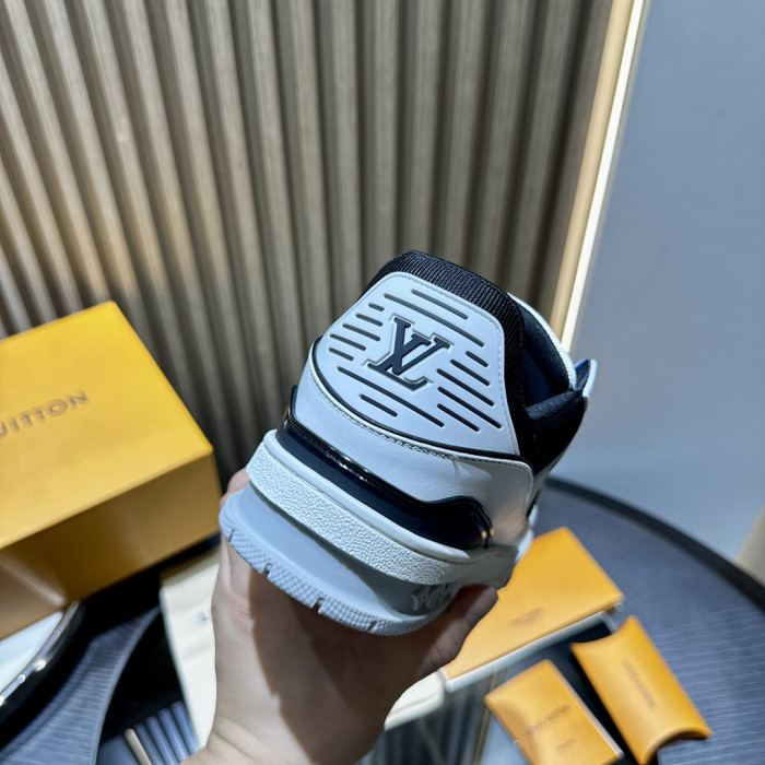 LV snekaers L0000677