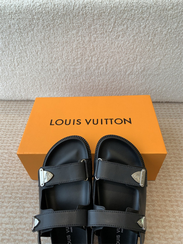 L&V sandal 210