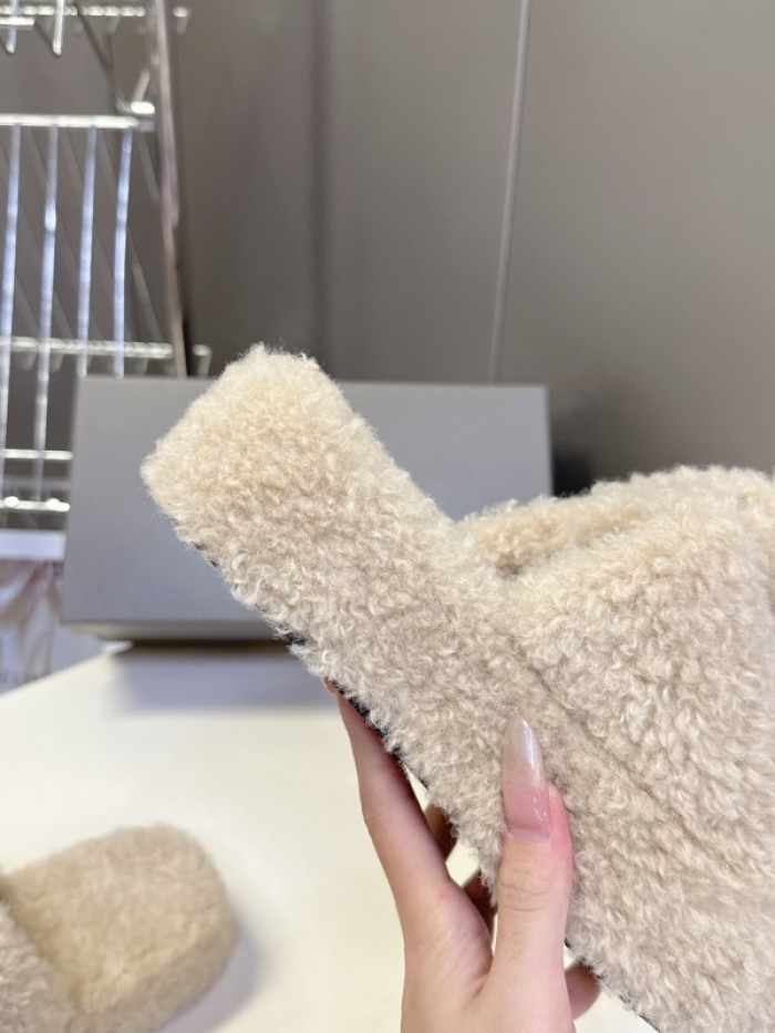 Balenciag* Sandal BS85