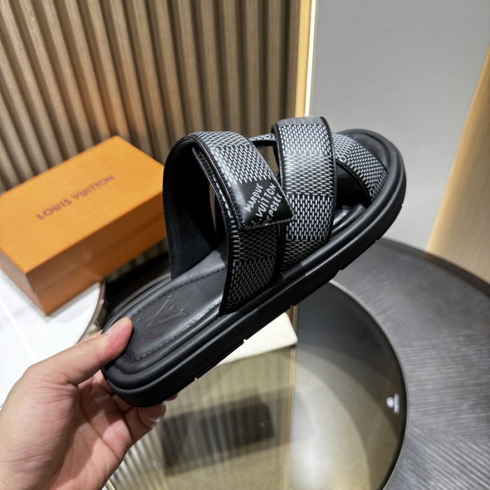 L&V sandal 212