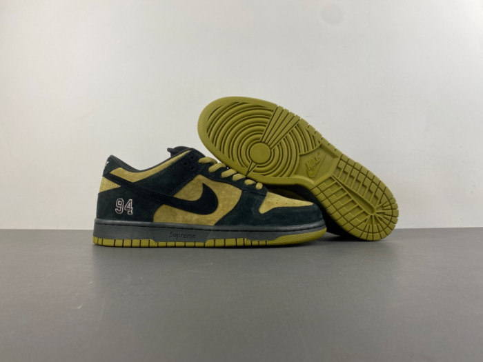 Nike SB Dunk Low 94 Camper Green HQ8487-300
